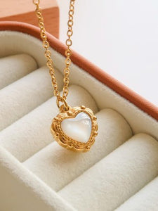 Non-Tarnish Vintage Heart Pendant Necklace