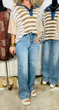 Load image into Gallery viewer, Judy Blue Side Seam Detail Faded Medium Wash Straight Leg Jeans
