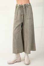 Load image into Gallery viewer, Easel French Terry Wide Leg Pants
