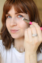 Load image into Gallery viewer, Fuzz Eraser 2in1 Dermaplaner by Makeup Eraser
