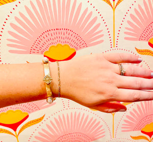 Matte Gold Coin & Pearl Stretch Bracelet