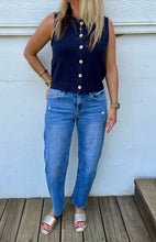 Load image into Gallery viewer, Lovervet High Rise Slim Barrel Jeans
