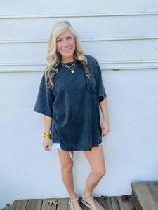 Easel Oversized Faux Pocket Tee