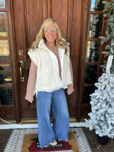 Load image into Gallery viewer, Sherpa Side Bow Lined Tie Vest
