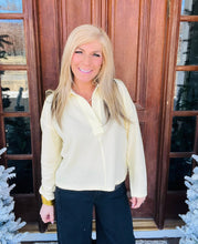 Load image into Gallery viewer, Exposed Seam Knit Collared Top
