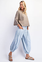 Load image into Gallery viewer, Light Denim Washed Balloon Jeans
