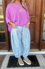 Load image into Gallery viewer, Light Denim Washed Balloon Jeans
