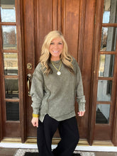 Load image into Gallery viewer, Acid Washed Double Ribbed Exposed Seam Pullover
