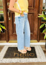 Load image into Gallery viewer, Light Wash Risen Slight Barrel Crop Jeans
