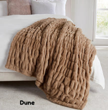 Load image into Gallery viewer, Luxurious Faux Fur Throw
