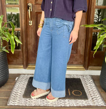 Load image into Gallery viewer, Bow Detail Washed Denim Wide Leg Crop Jeans
