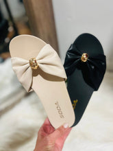 Load image into Gallery viewer, Bow with Gold Accent Sandal by Soda
