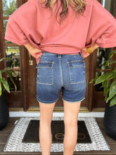 Load image into Gallery viewer, Judy Blue Super Stretchy High Rise Dark Wash Shorts
