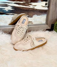 Load image into Gallery viewer, MIA Slip On 👟Sneakers
