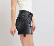 Load image into Gallery viewer, Judy Blue Black Cut Off 2 Button Dad Shorts
