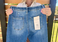 Load image into Gallery viewer, Vervet Super Soft Extreme Stretch Cuffed Wide Leg Crop Jeans
